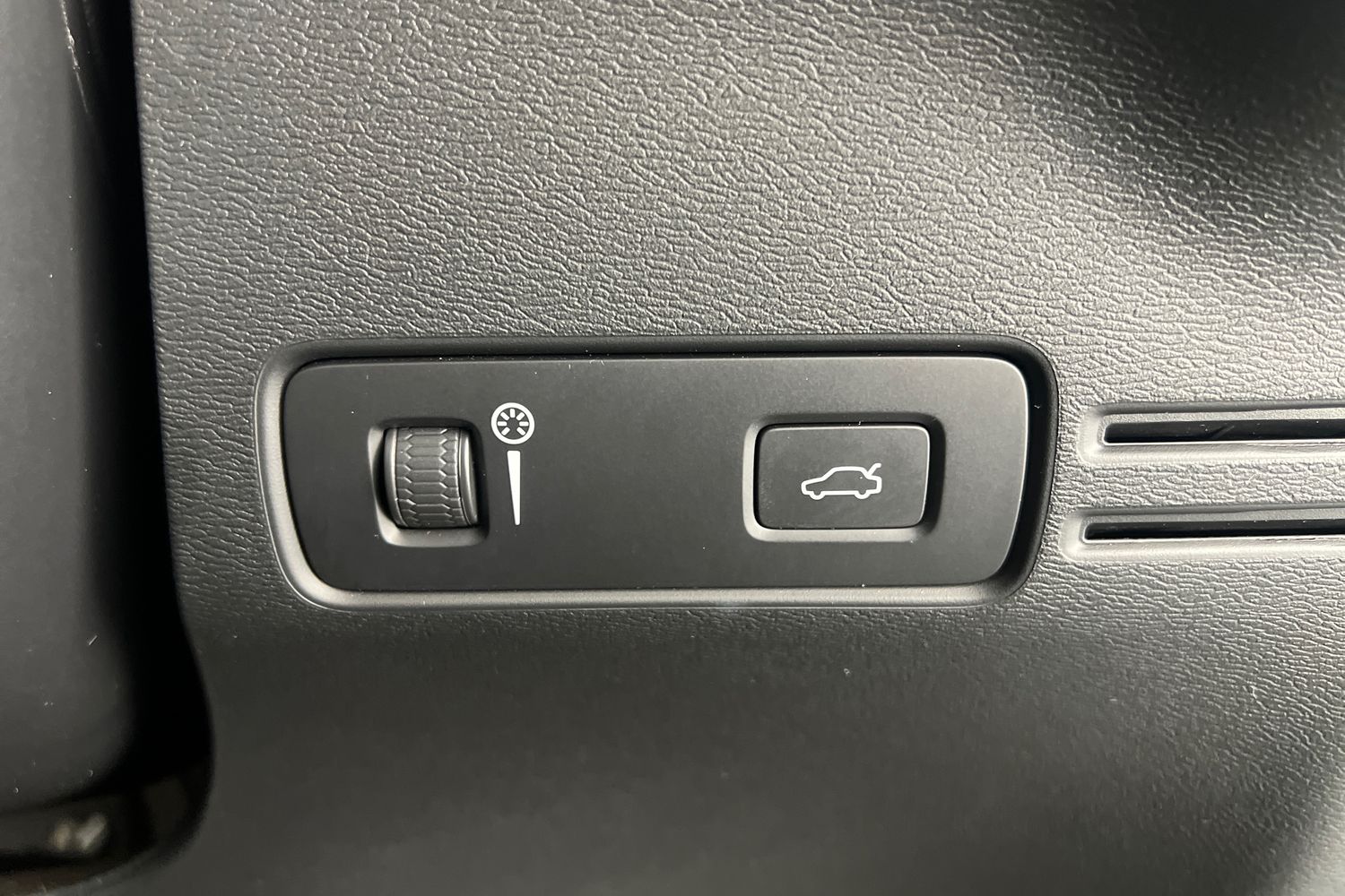 Used Volvo XC40 2021 for sale - 76817751: Photo 31