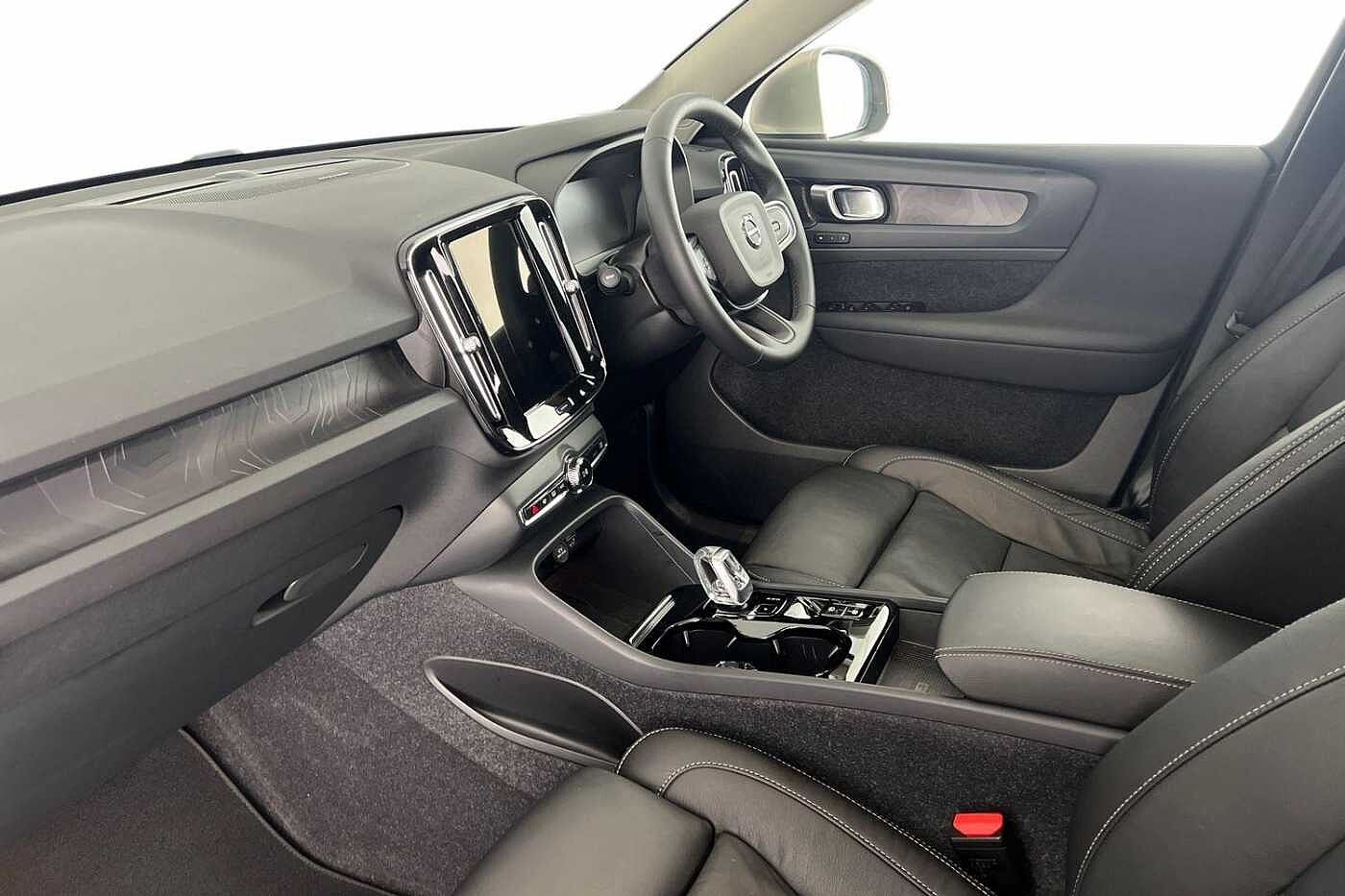 Used Volvo XC40 2022 for sale - 76526507: Photo 2