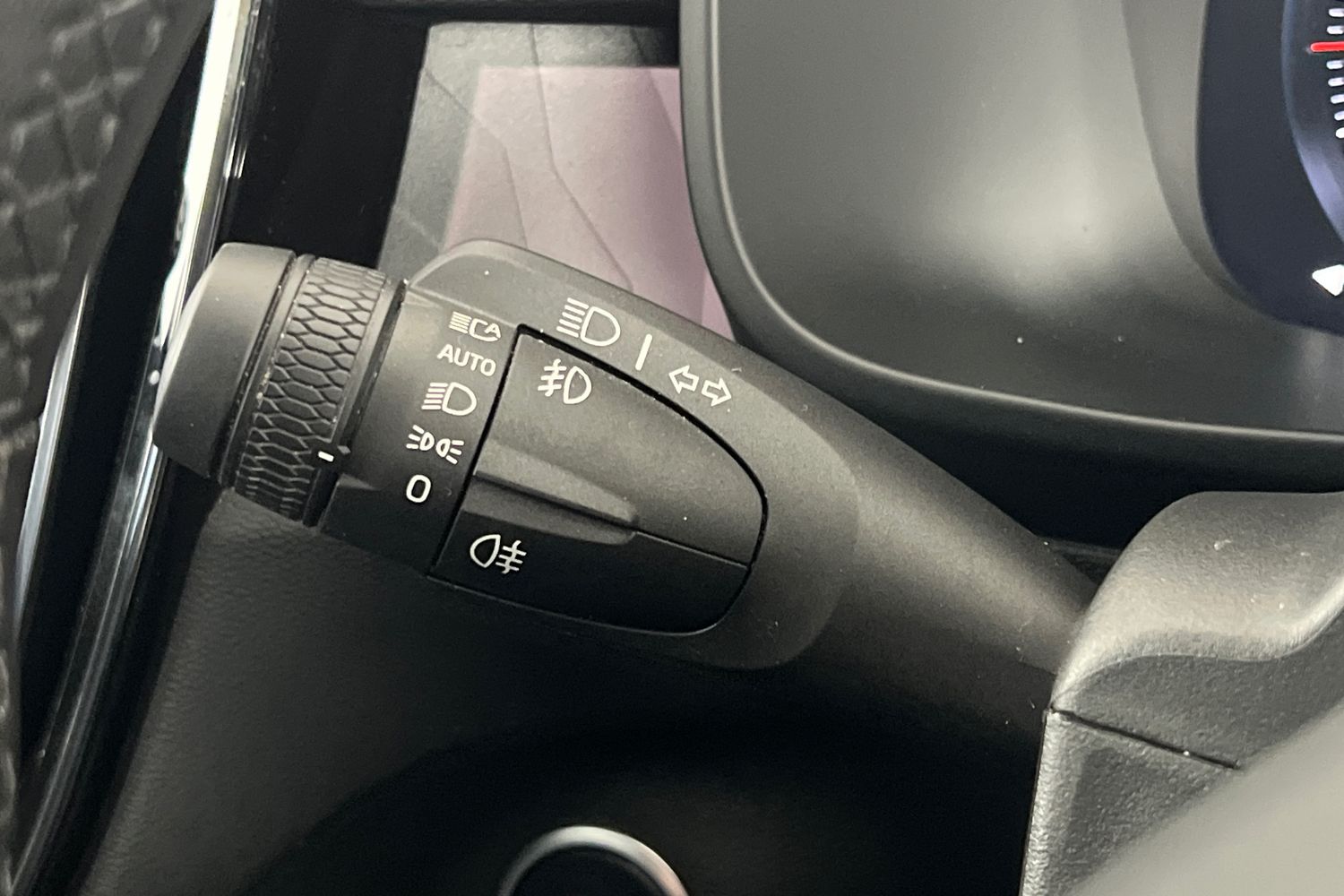 Used Volvo XC40 2022 for sale - 76526507: Photo 32