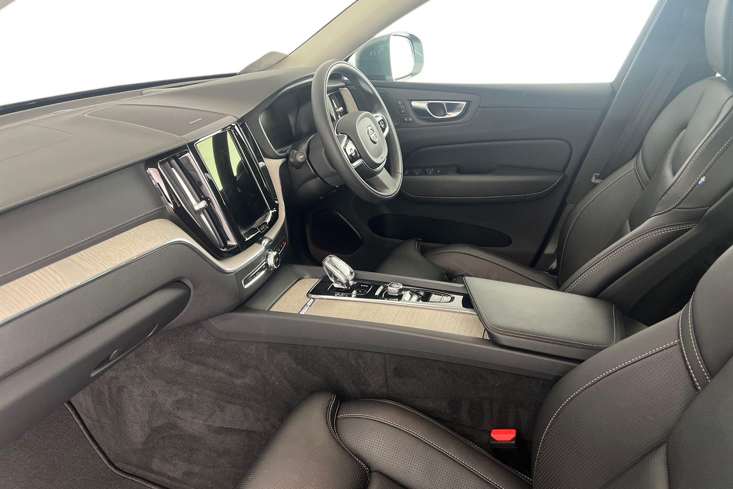 Used Volvo XC60 2021 for sale - 76854684: Photo 2