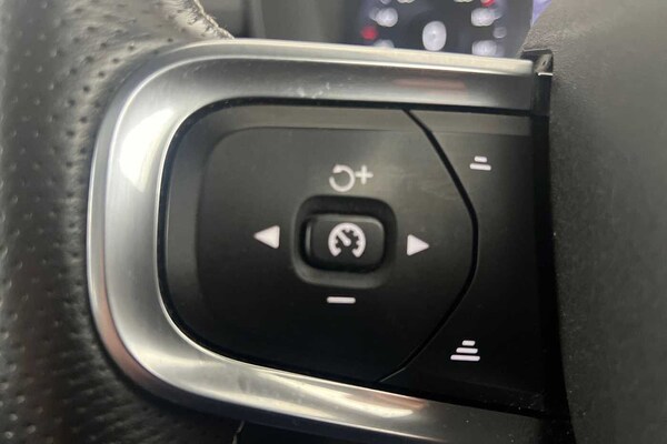 Used Volvo XC40 2021 for sale - 75443405: Photo 11