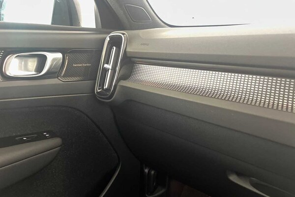 Used Volvo XC40 2021 for sale - 75443405: Photo 33
