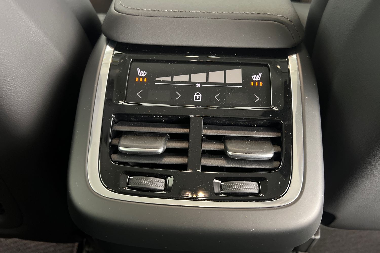 Used Volvo XC60 2025 for sale - 76344117: Photo 25