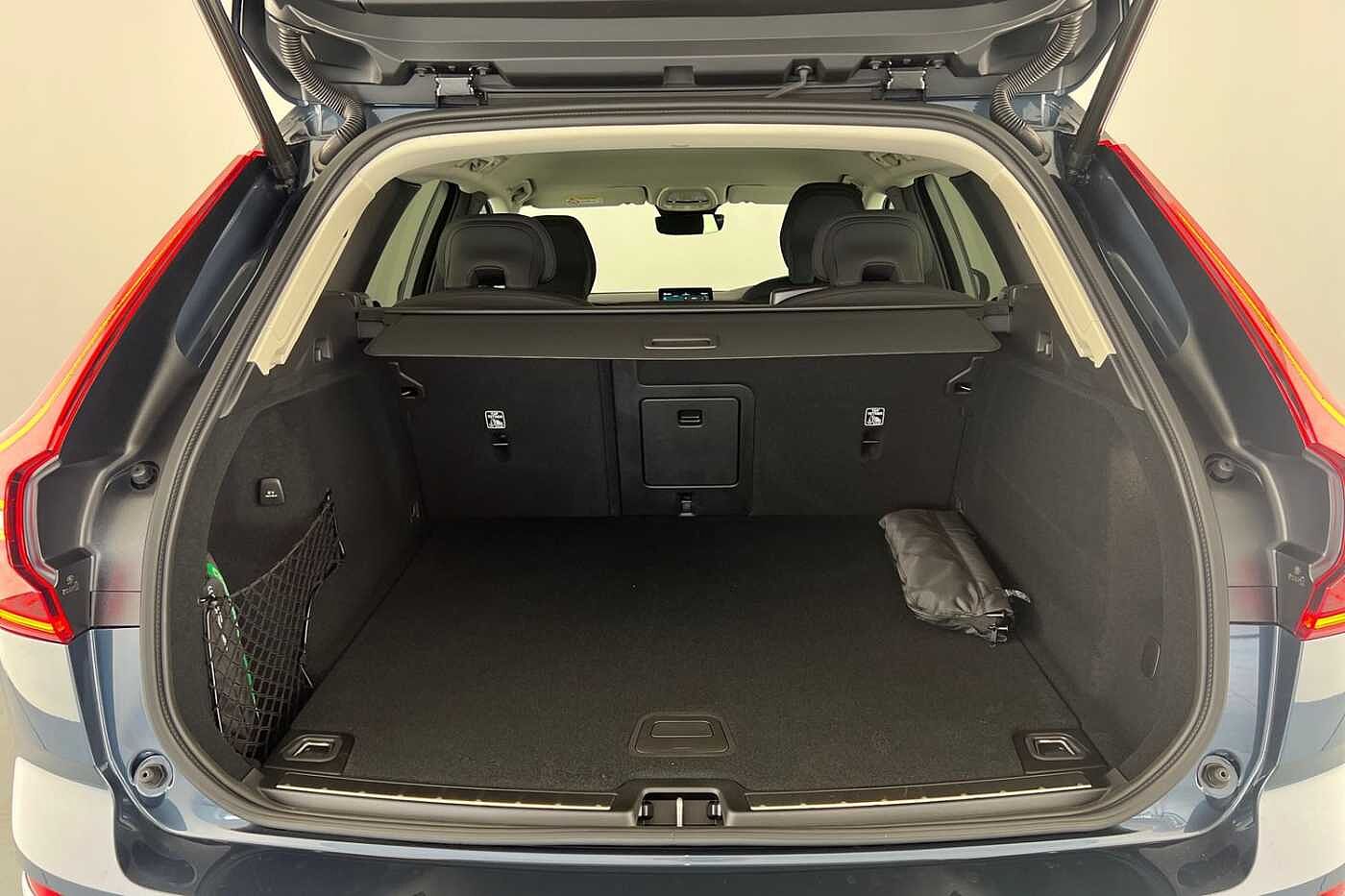 Used Volvo XC60 2025 for sale - 76344117: Photo 8