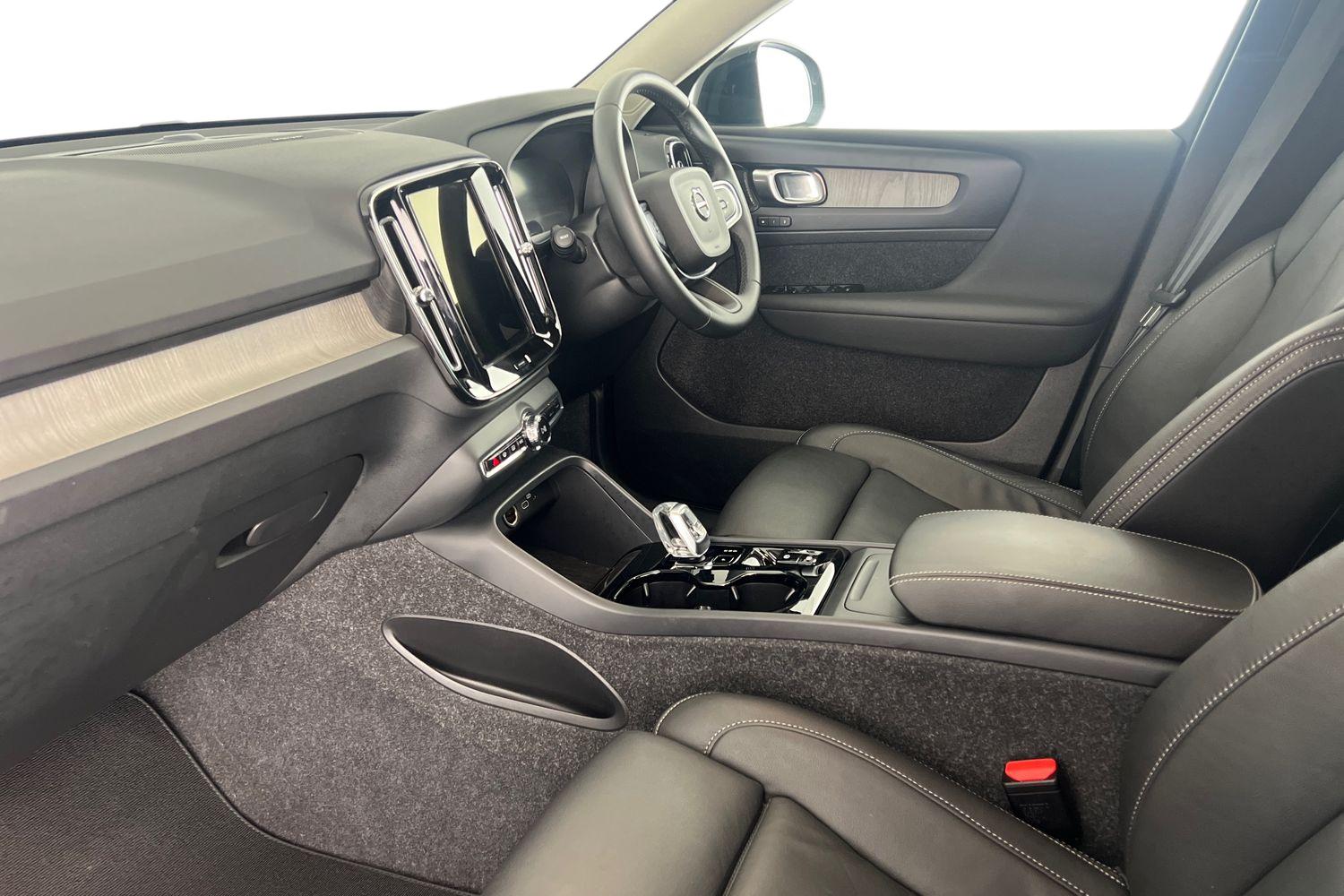 Used Volvo XC40 2025 for sale - 77504288: Photo 2