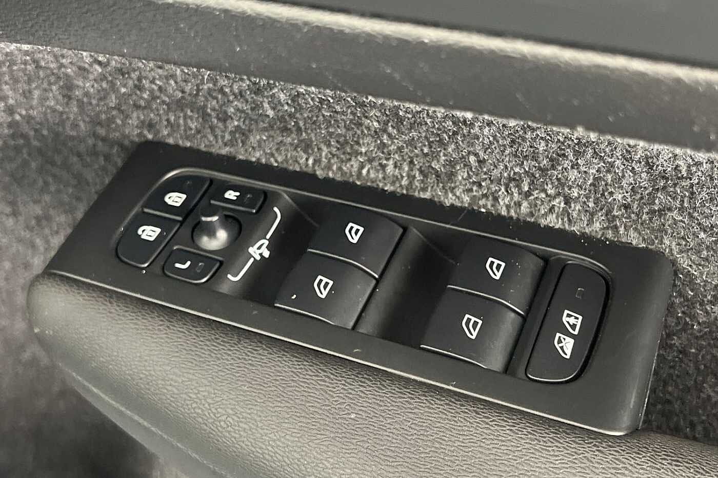 Used Volvo XC40 2025 for sale - 77504288: Photo 28