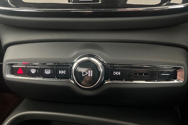 Used Volvo XC40 2025 for sale - 75829164: Photo 14