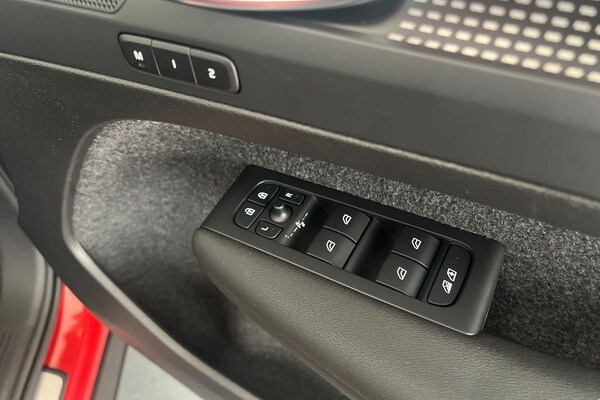 Used Volvo XC40 2025 for sale - 75829164: Photo 29