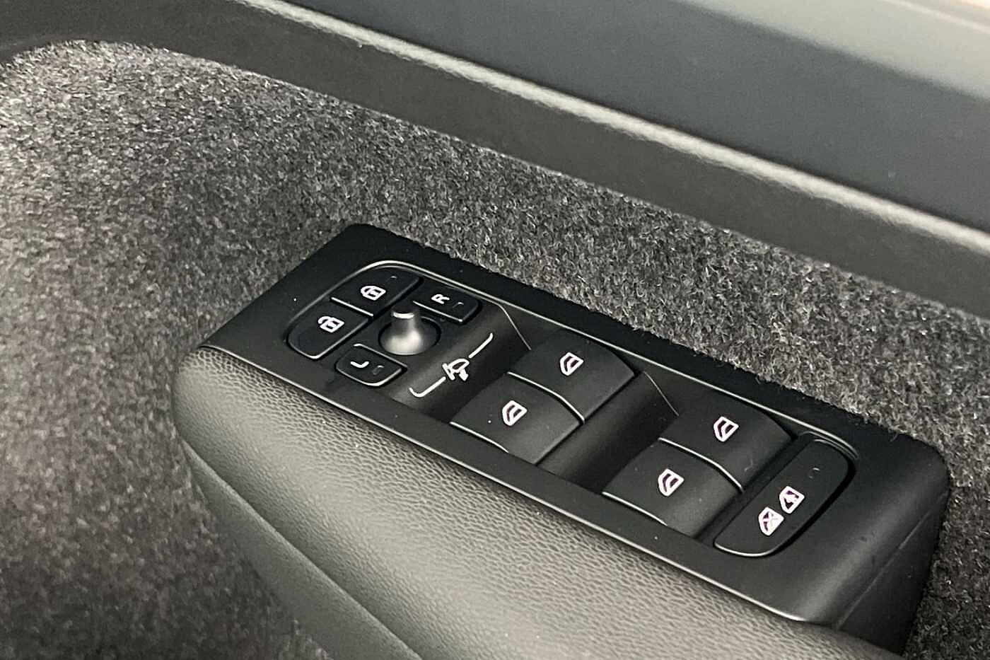 Used Volvo XC40 2025 for sale - 77035862: Photo 29