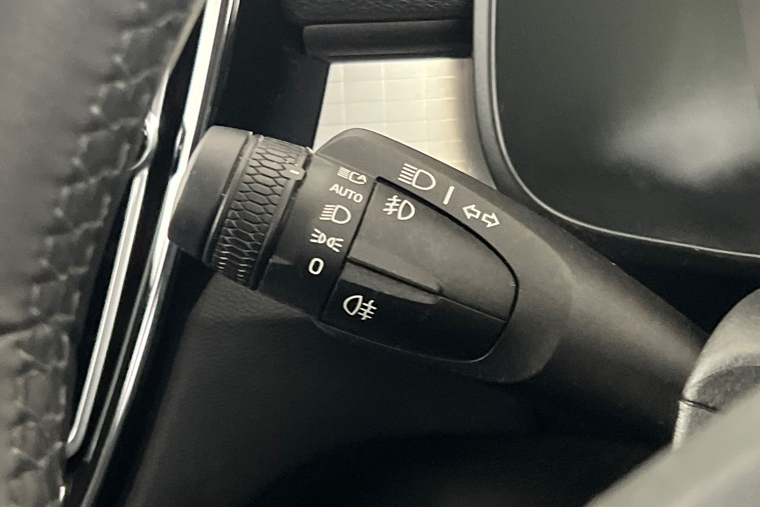 Used Volvo XC40 2023 for sale - 76146235: Photo 32