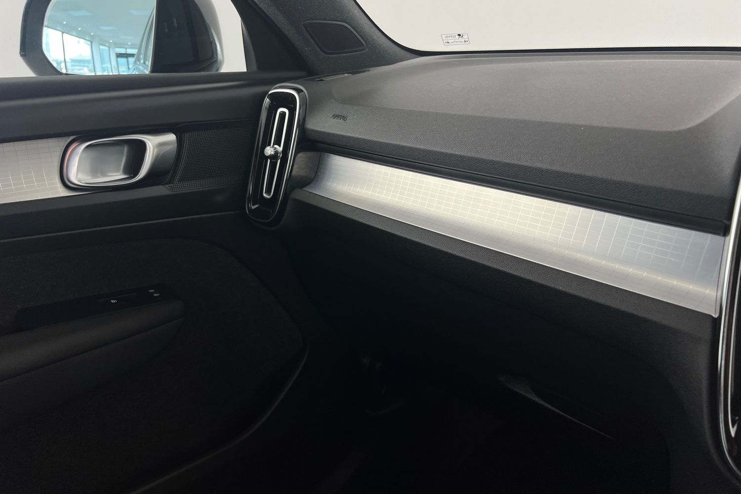 Used Volvo XC40 2023 for sale - 76146235: Photo 37