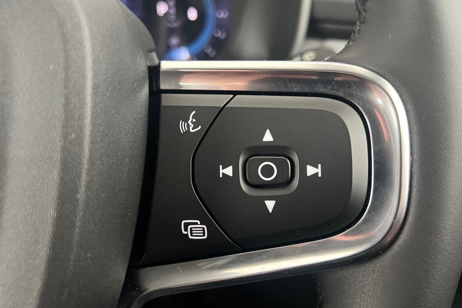 Used Volvo XC40 2023 for sale - 76130465: Photo 12