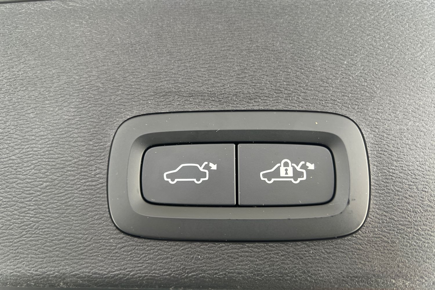 Used Volvo XC40 2023 for sale - 76130465: Photo 21