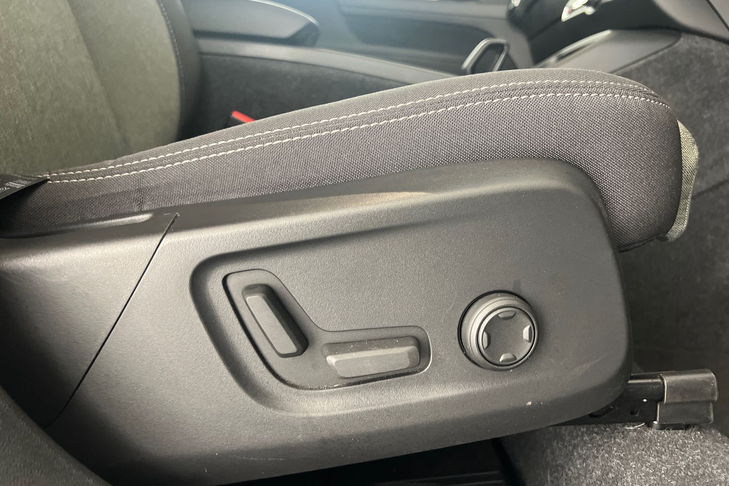 Used Volvo XC40 2023 for sale - 76130465: Photo 31