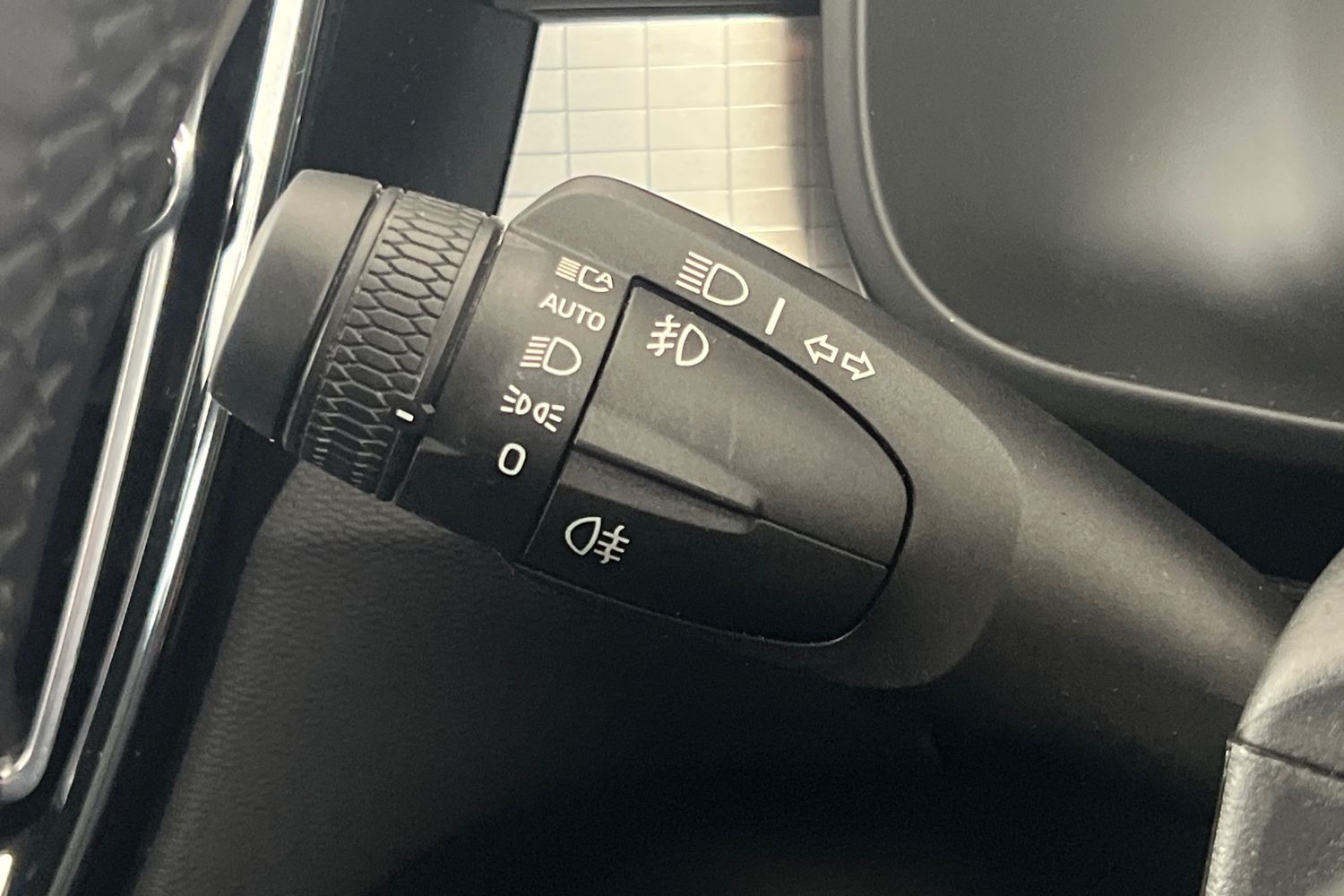 Used Volvo XC40 2023 for sale - 76130465: Photo 35