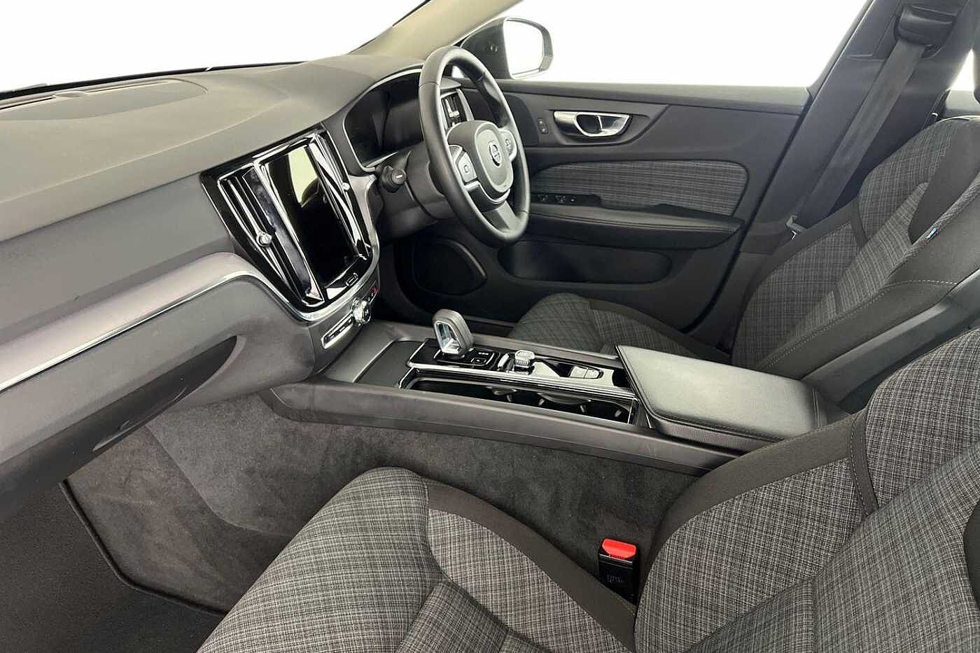 Used Volvo V60 2021 for sale - 76796328: Photo 2