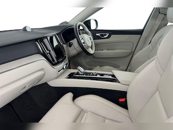 Used Volvo XC60 2022 for sale - 77434884: Photo