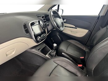 Used Renault Captur 2019 for sale - 77745853: Photo