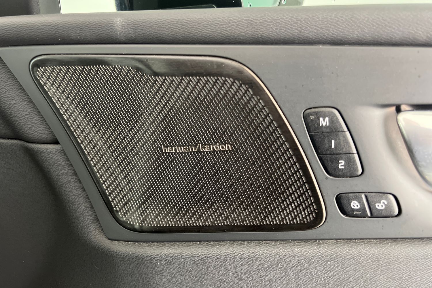 Used Volvo XC60 2023 for sale - 76568101: Photo 30