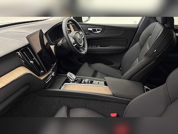 Used Volvo XC60 2025 for sale - 78523591: Photo