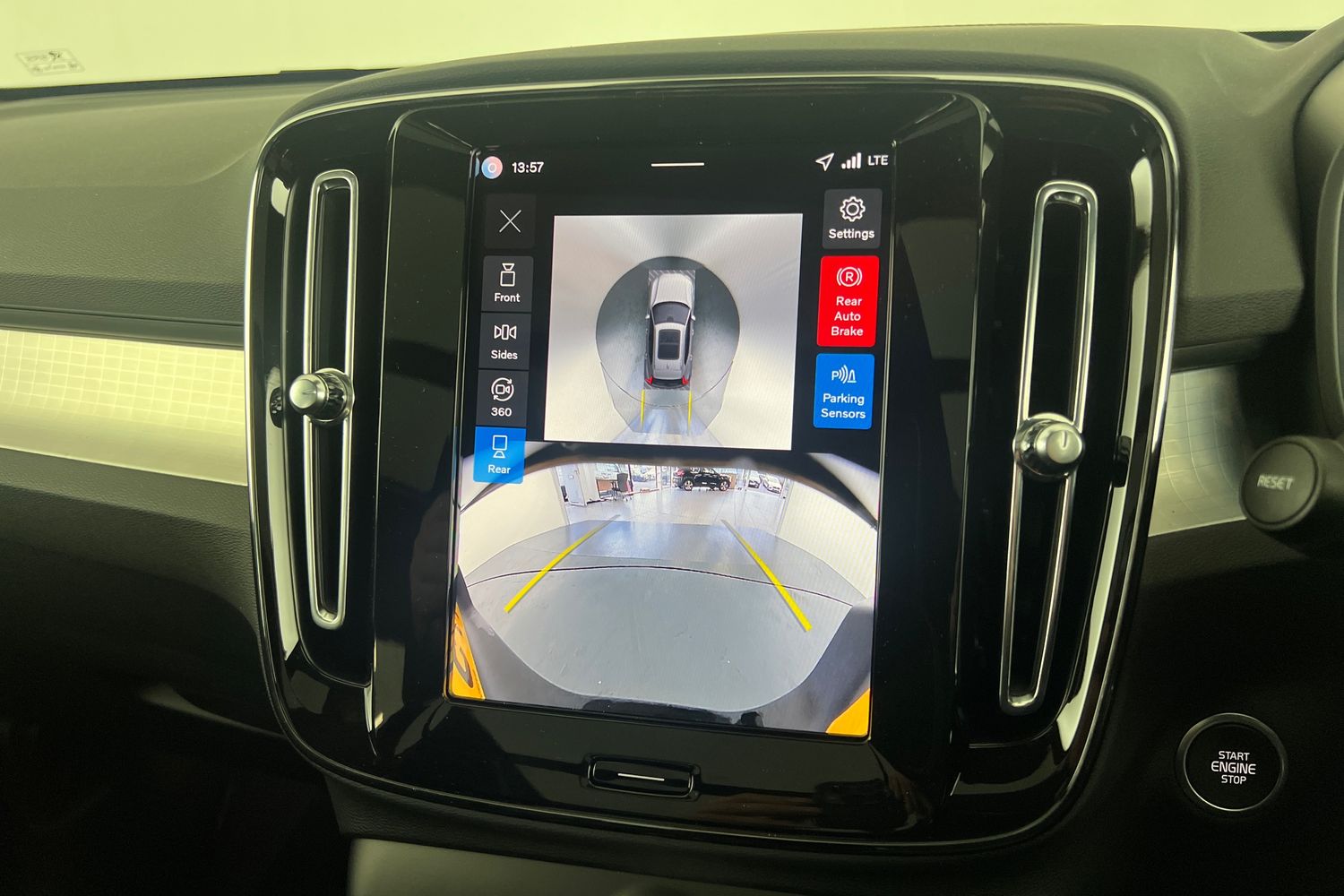 Used Volvo XC40 2025 for sale - 76614938: Photo 16