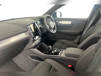 Used Volvo XC40 2025 for sale - 76614938: Photo