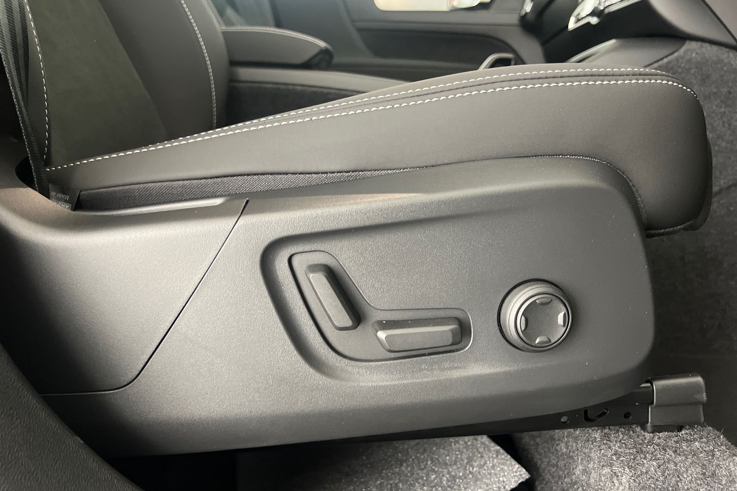 Used Volvo XC40 2025 for sale - 76614938: Photo 32