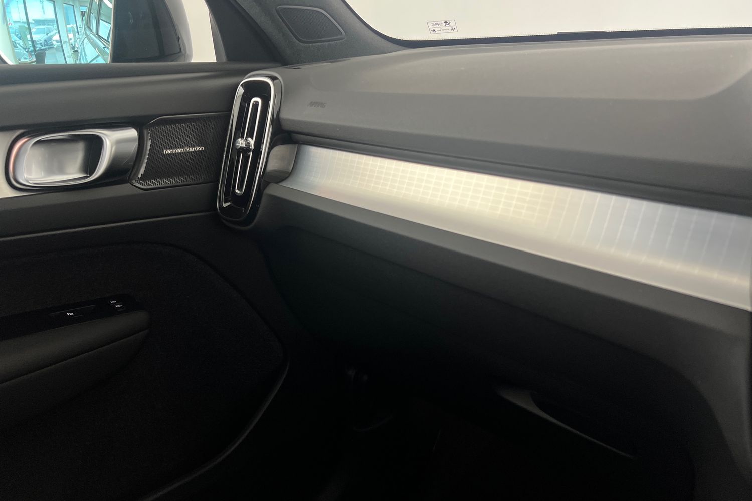 Used Volvo XC40 2025 for sale - 76614938: Photo 38