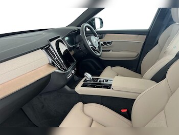 Used Volvo XC90 2025 for sale - 76738098: Photo