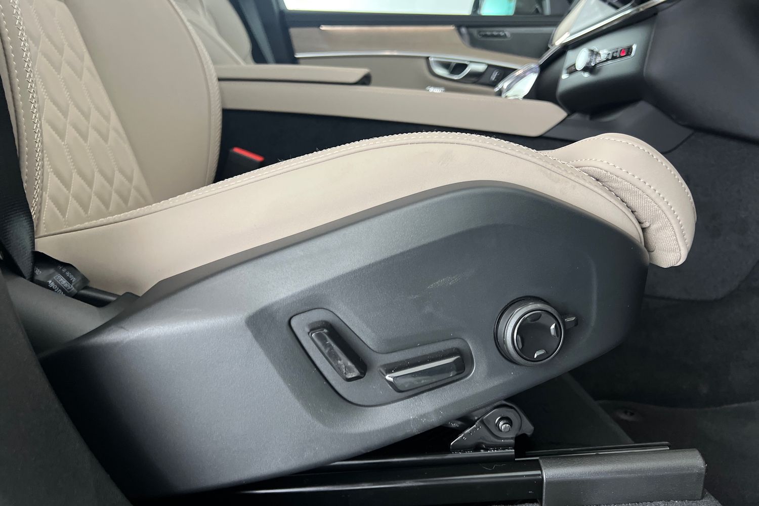 Used Volvo XC90 2025 for sale - 76738098: Photo 32