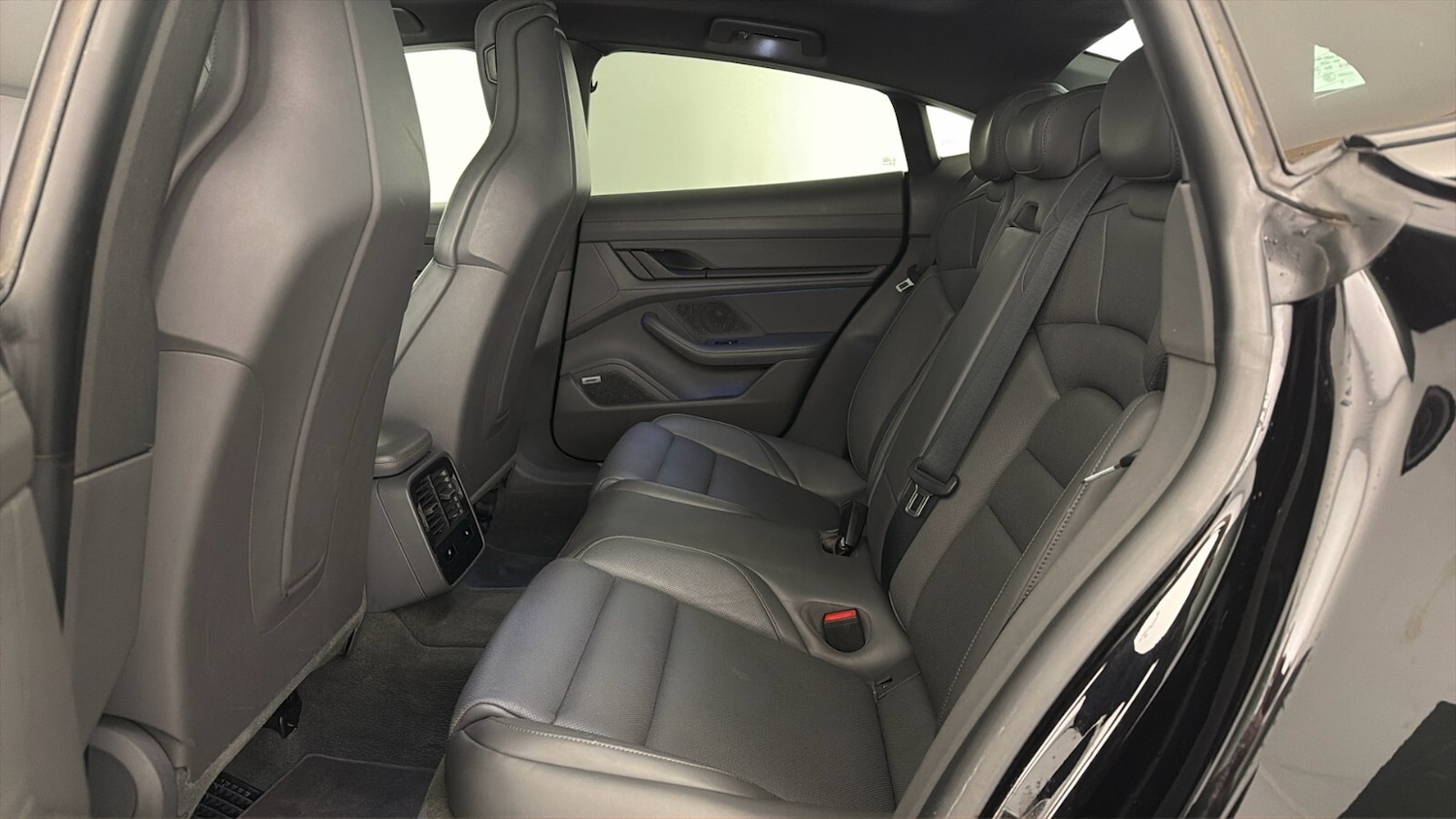 Used Porsche Taycan 2021 for sale - 78179780: Photo 10