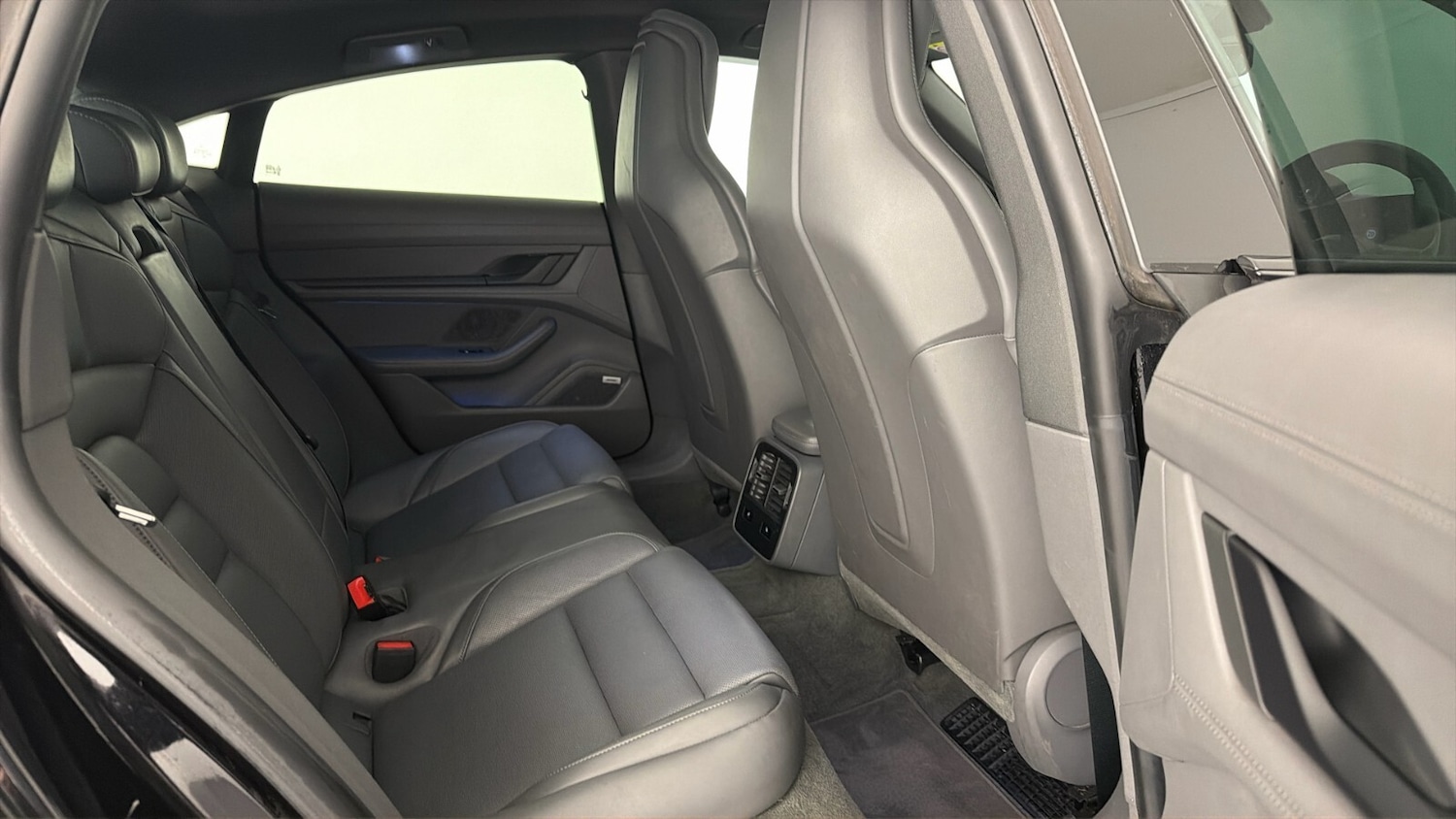 Used Porsche Taycan 2021 for sale - 78179780: Photo 23