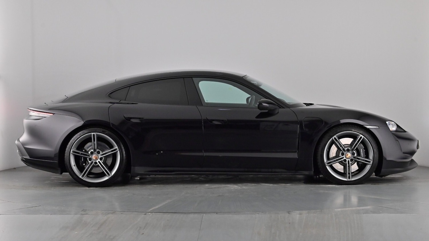 Used Porsche Taycan 2021 for sale - 78179780: Photo 3