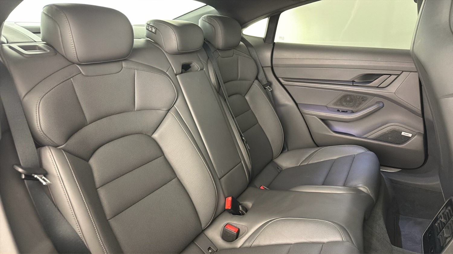 Used Porsche Taycan 2021 for sale - 78179780: Photo 30