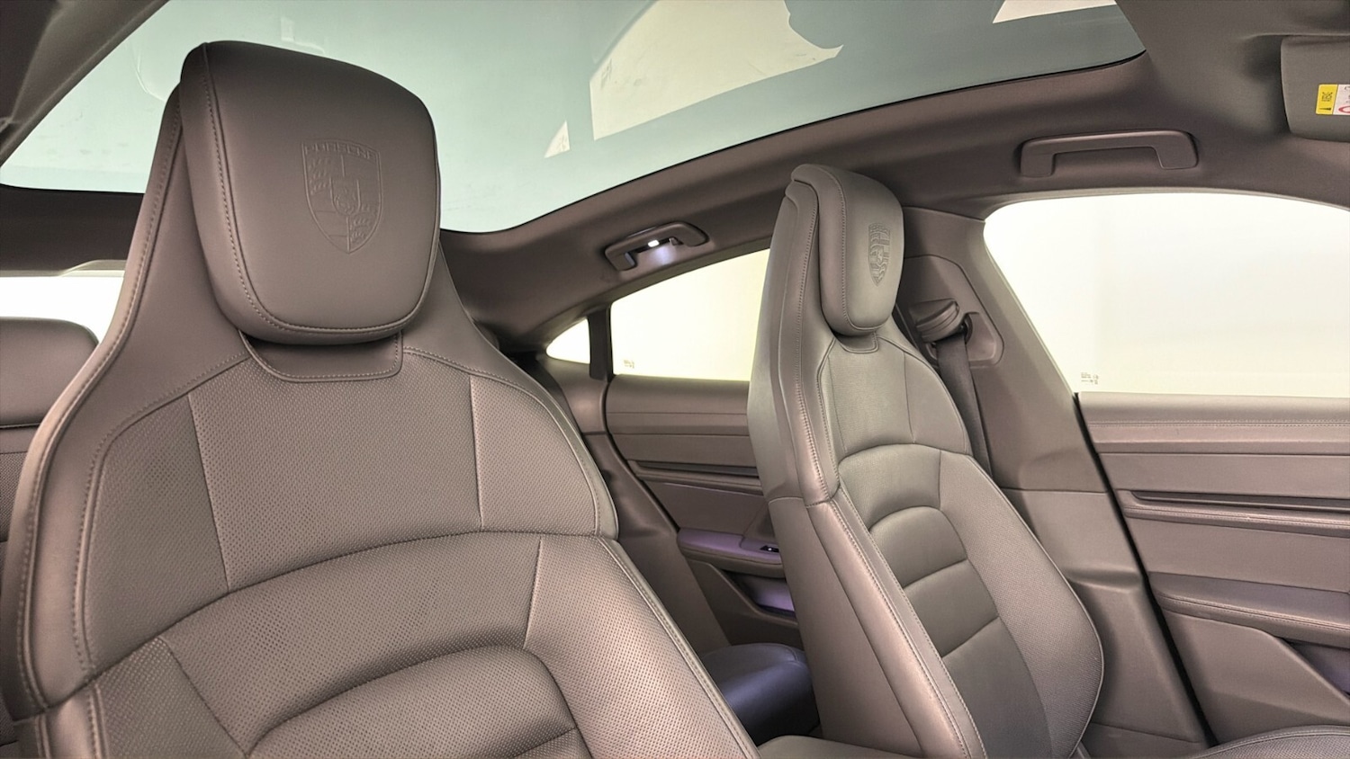 Used Porsche Taycan 2021 for sale - 78179780: Photo 32