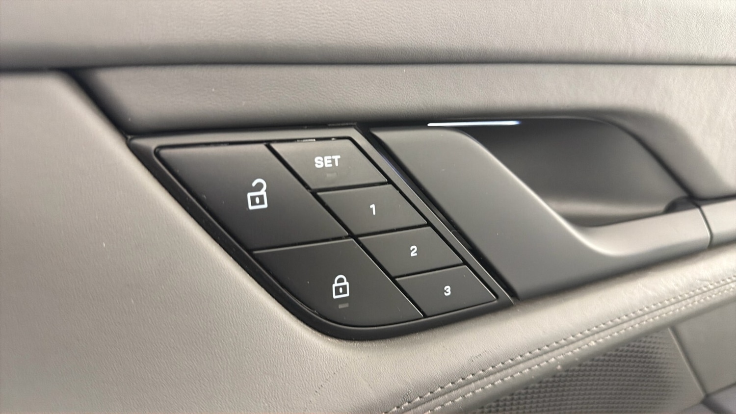 Used Porsche Taycan 2021 for sale - 78179780: Photo 33