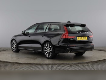 Used Volvo V60 2021 for sale - 76276512: Photo