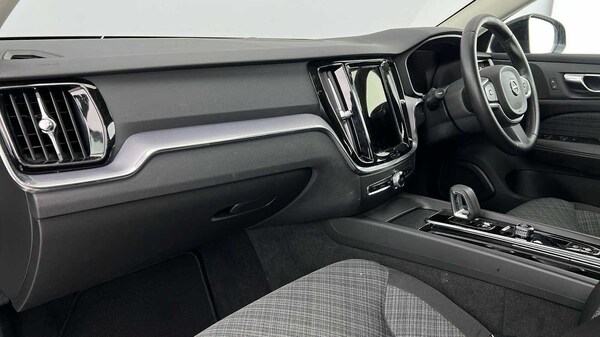 Used Volvo V60 2021 for sale - 76276512: Photo 3