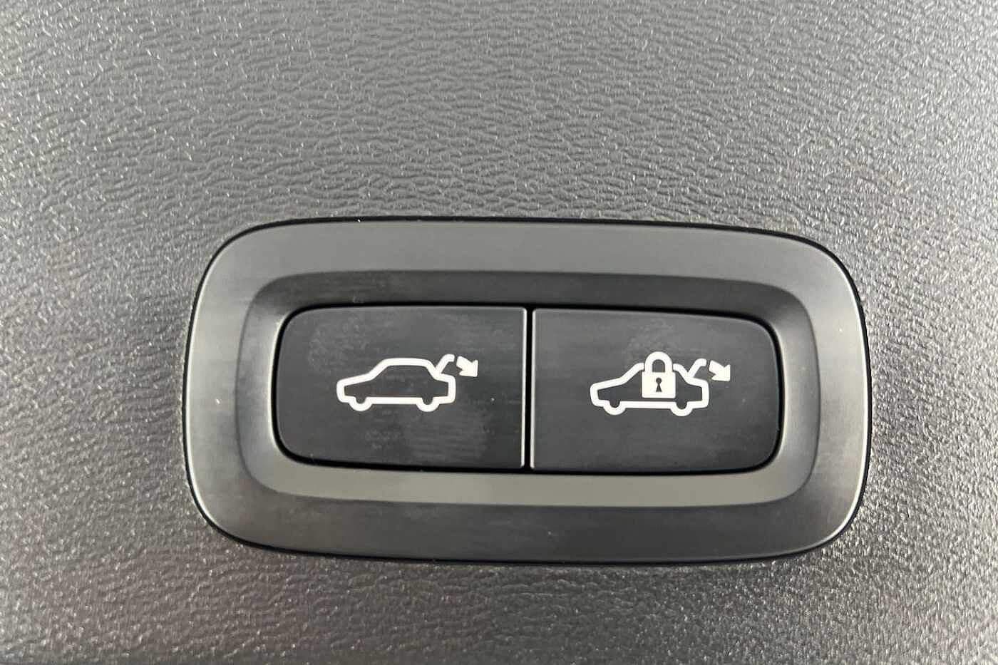 Used Volvo XC40 2025 for sale - 76652347: Photo 22