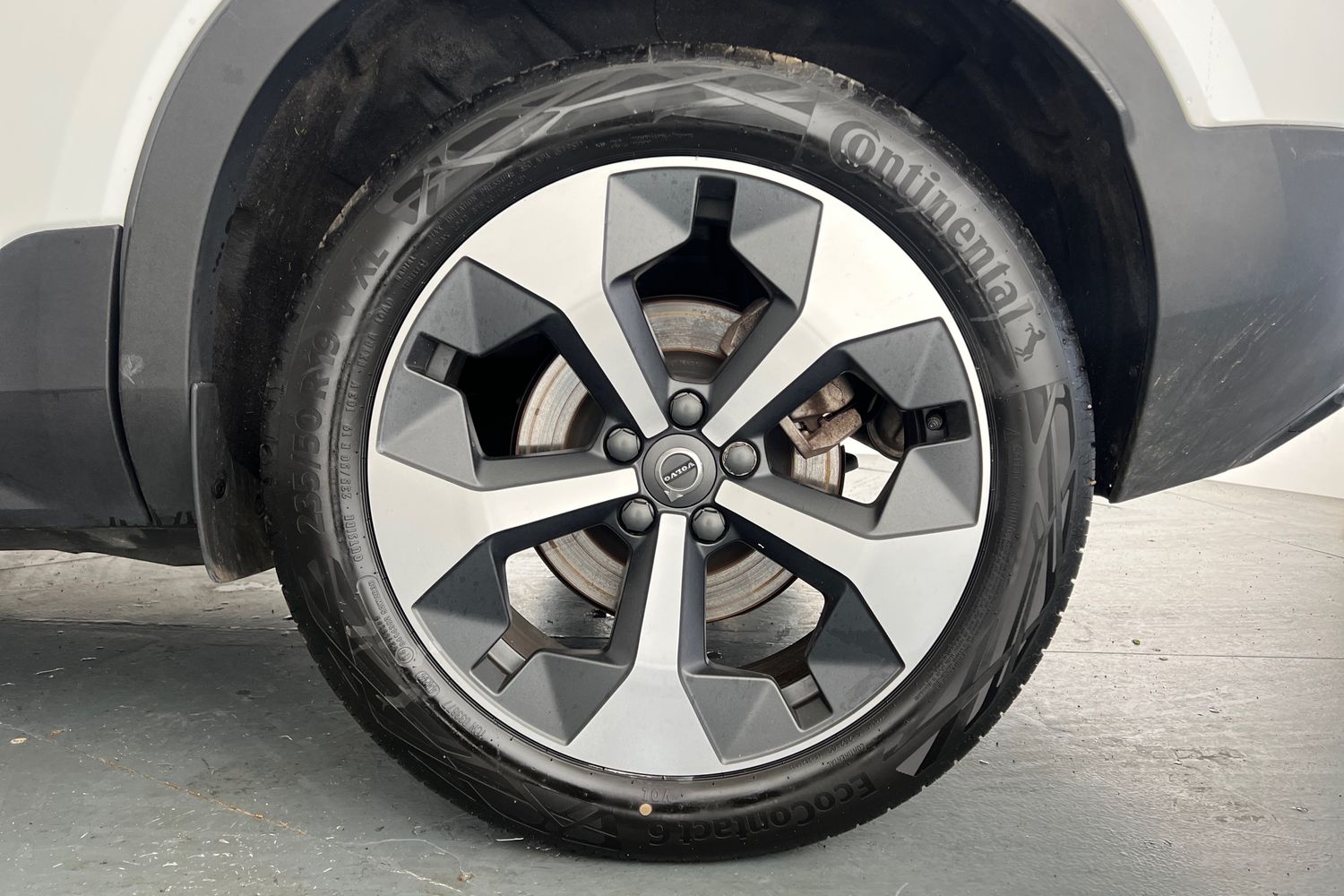 Used Volvo XC40 2025 for sale - 76652347: Photo 25