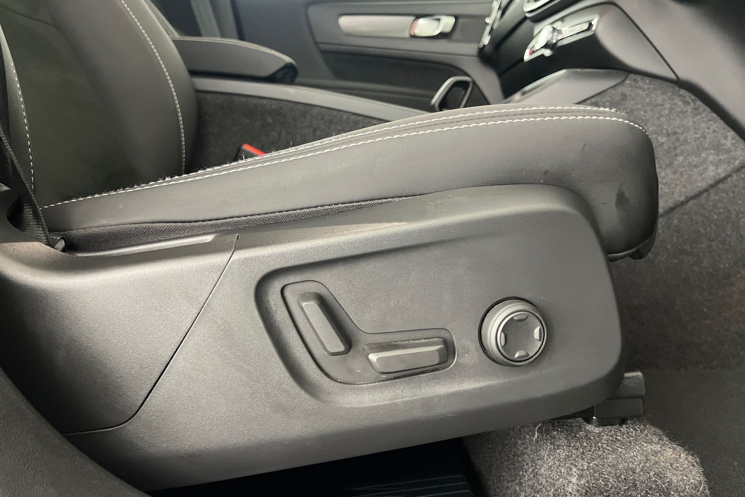 Used Volvo XC40 2025 for sale - 76652347: Photo 31