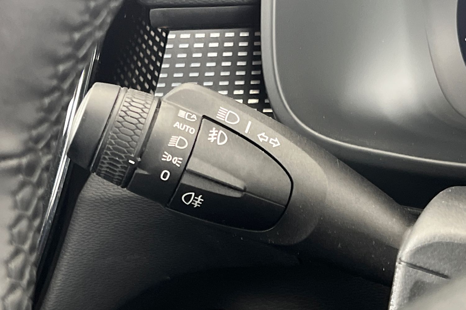 Used Volvo XC40 2025 for sale - 76652347: Photo 36