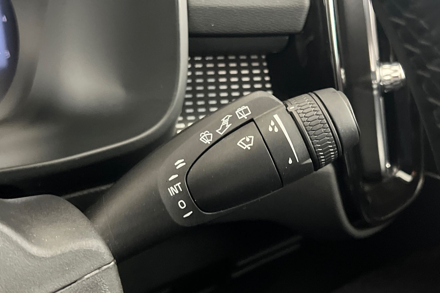 Used Volvo XC40 2025 for sale - 76652347: Photo 37