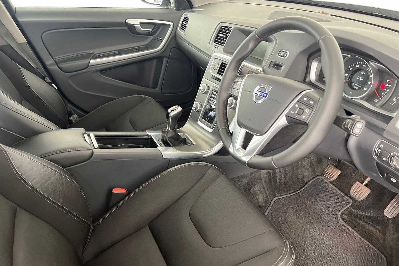 Used Volvo V60 2015 for sale - 76234051: Photo 10