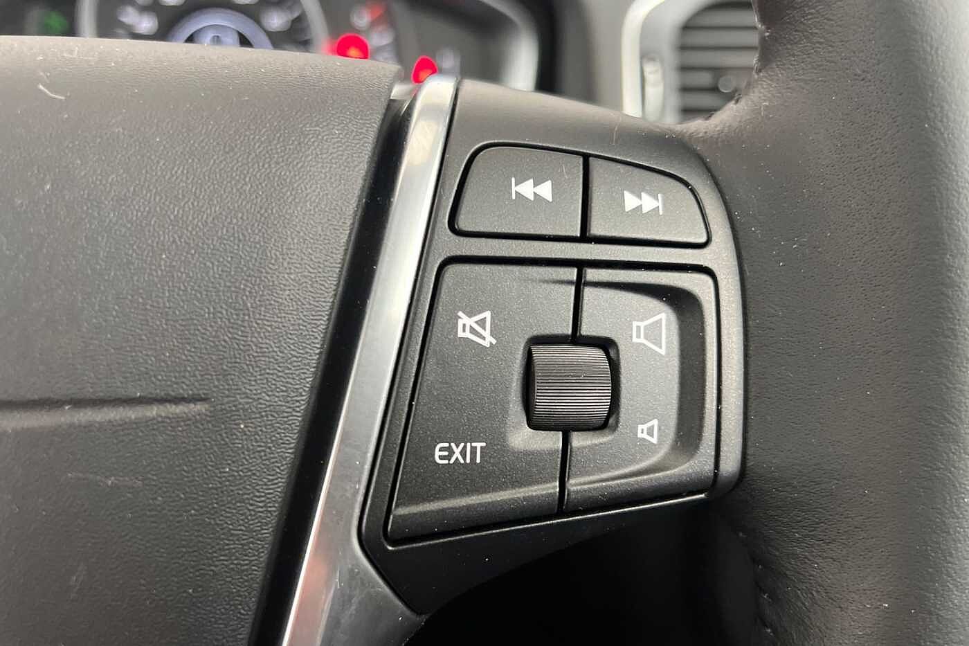 Used Volvo V60 2015 for sale - 76234051: Photo 12