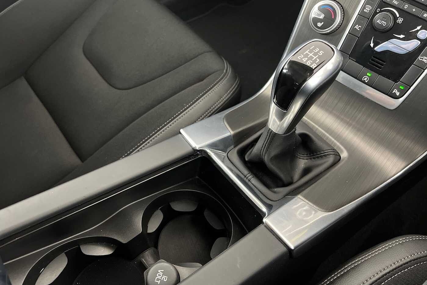 Used Volvo V60 2015 for sale - 76234051: Photo 13