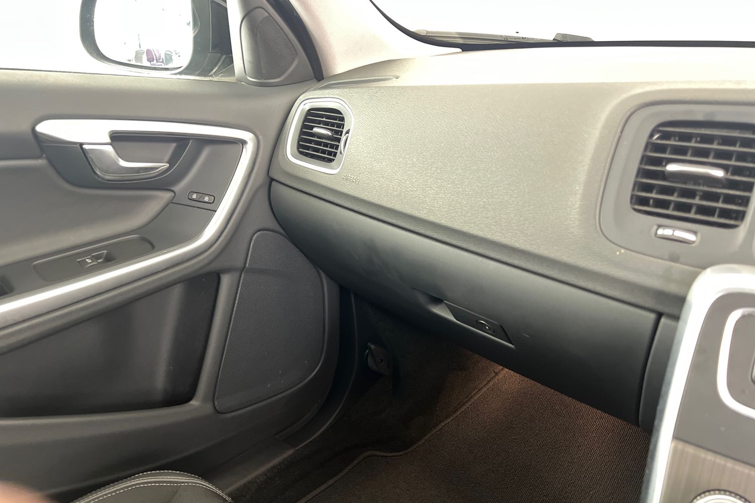 Used Volvo V60 2015 for sale - 76234051: Photo 30