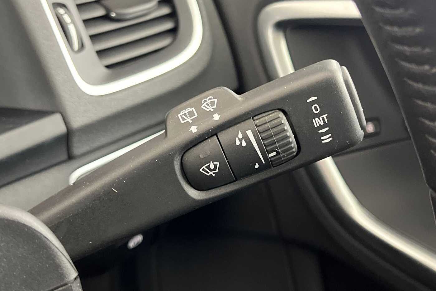 Used Volvo V60 2015 for sale - 76234051: Photo 32