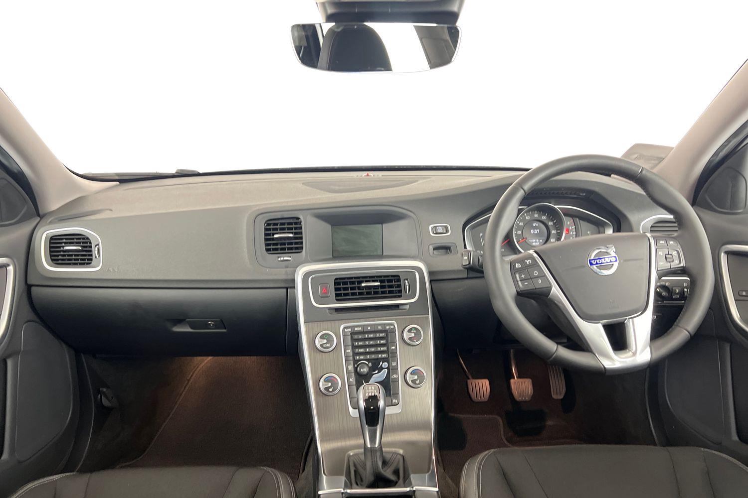 Used Volvo V60 2015 for sale - 76234051: Photo 6