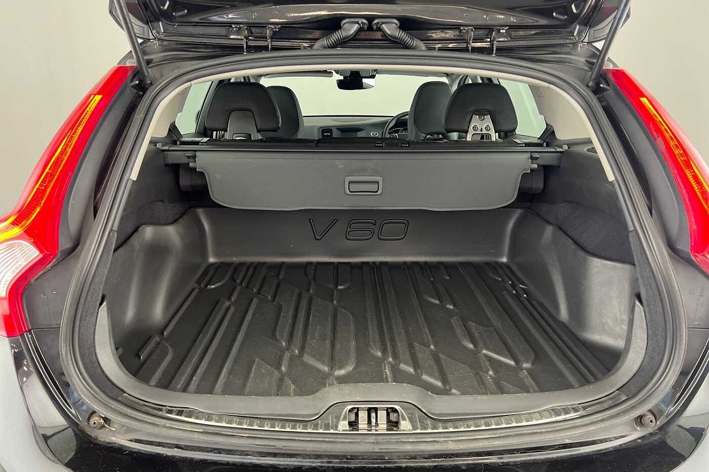 Used Volvo V60 2015 for sale - 76234051: Photo 8